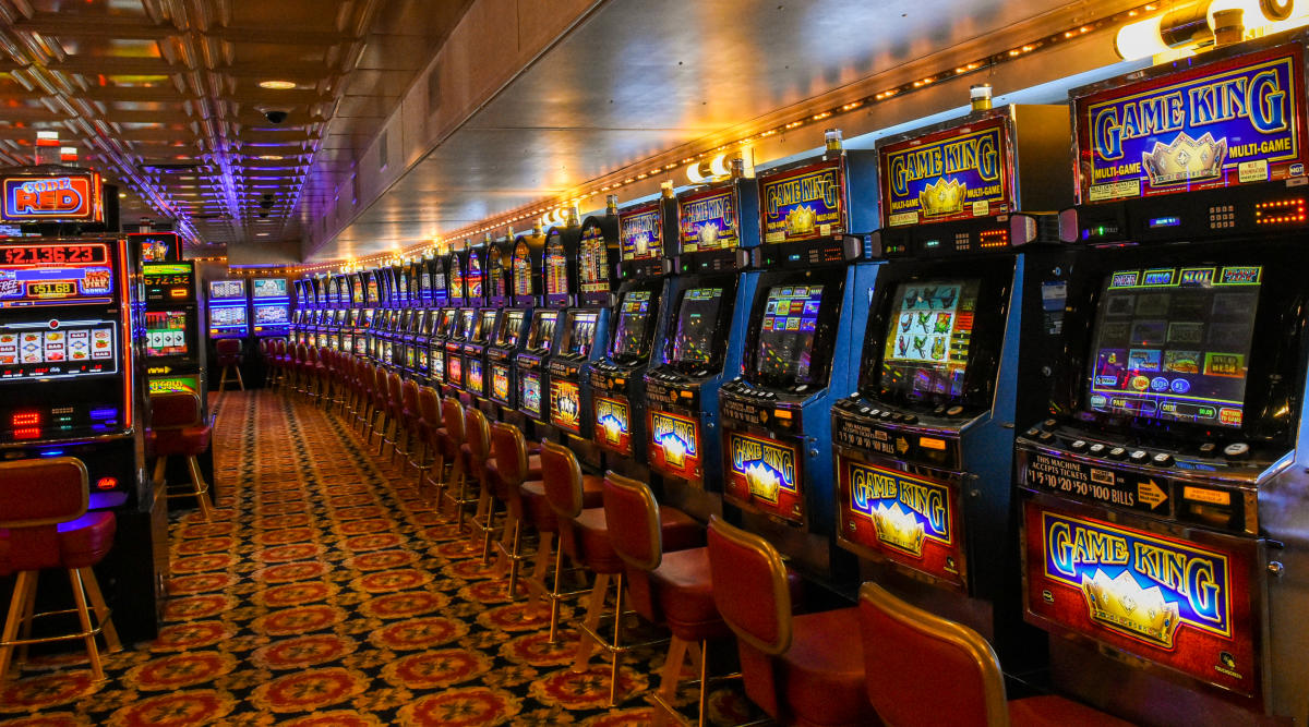 Casino Cruise, Casino & Amazing Games