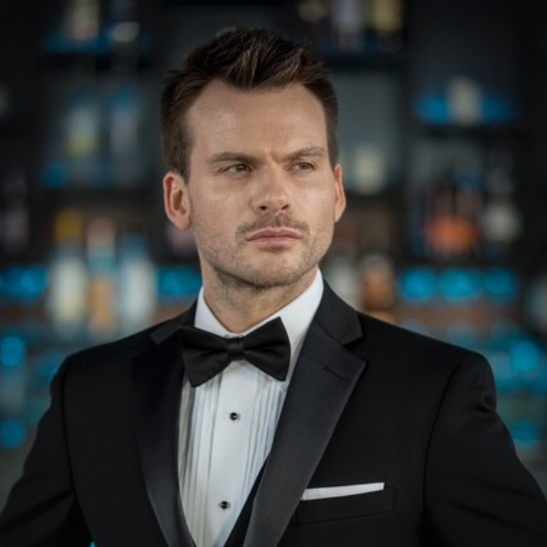 The Extraordinary Card Magic of Jason Ladanye | Oklahoma City, OK