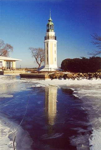 Bray's Point Lighthouse House