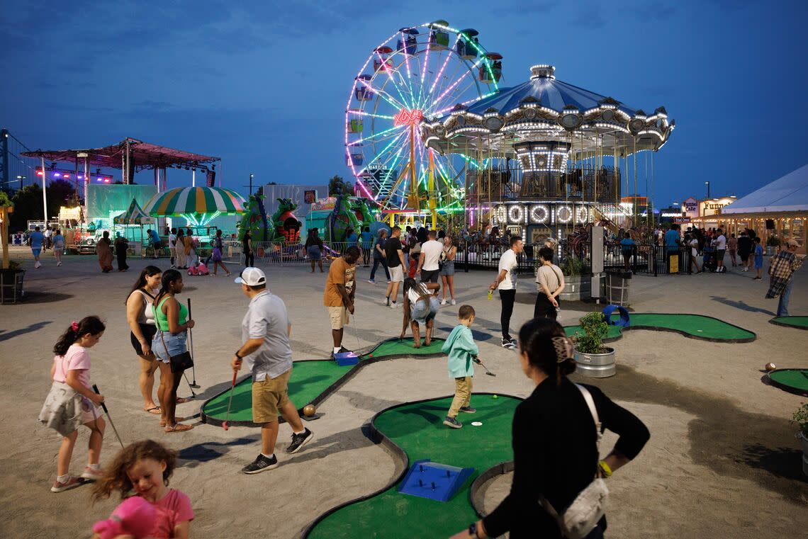 Independence Blue Cross RiverRink Summerfest | Pennsylvania