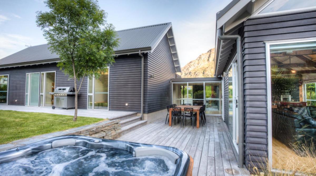 Gucci House, Queenstown, New Zealand - Photos, Room Rates & Promotions