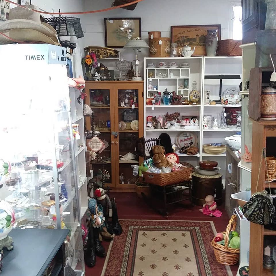 Old Stone Mill Antiques & Treasures Chepachet, RI 02814