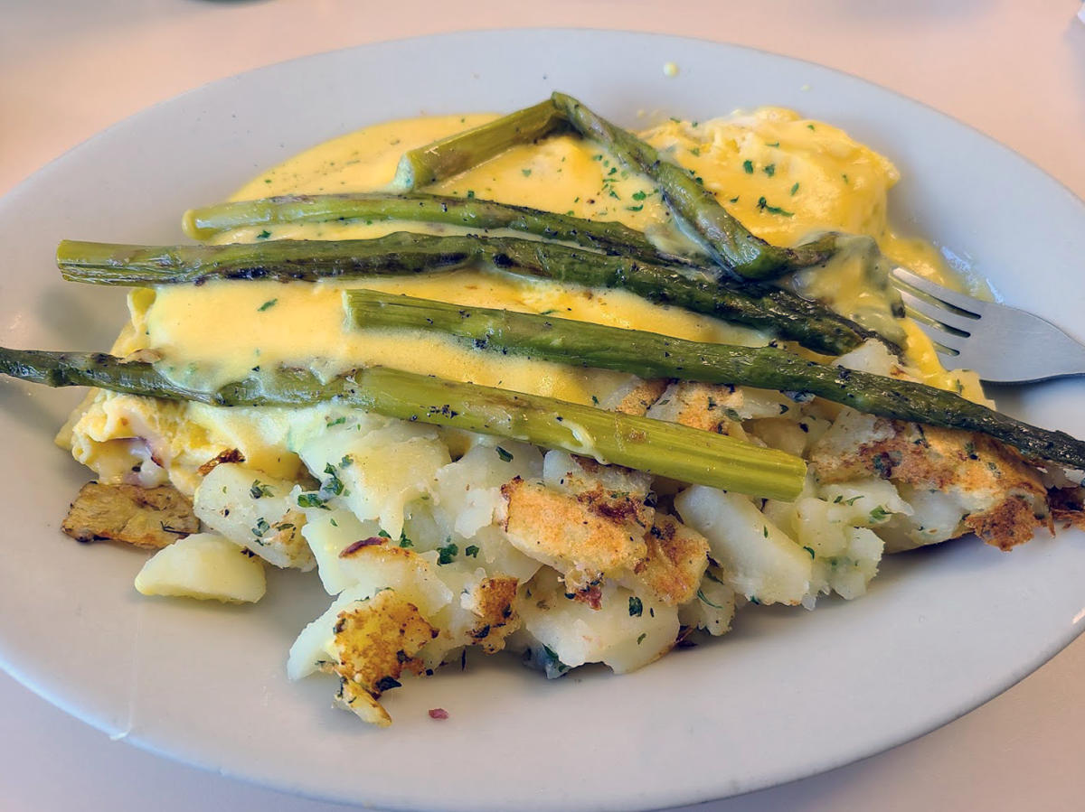 Poppy's | Cumberland, RI 02864