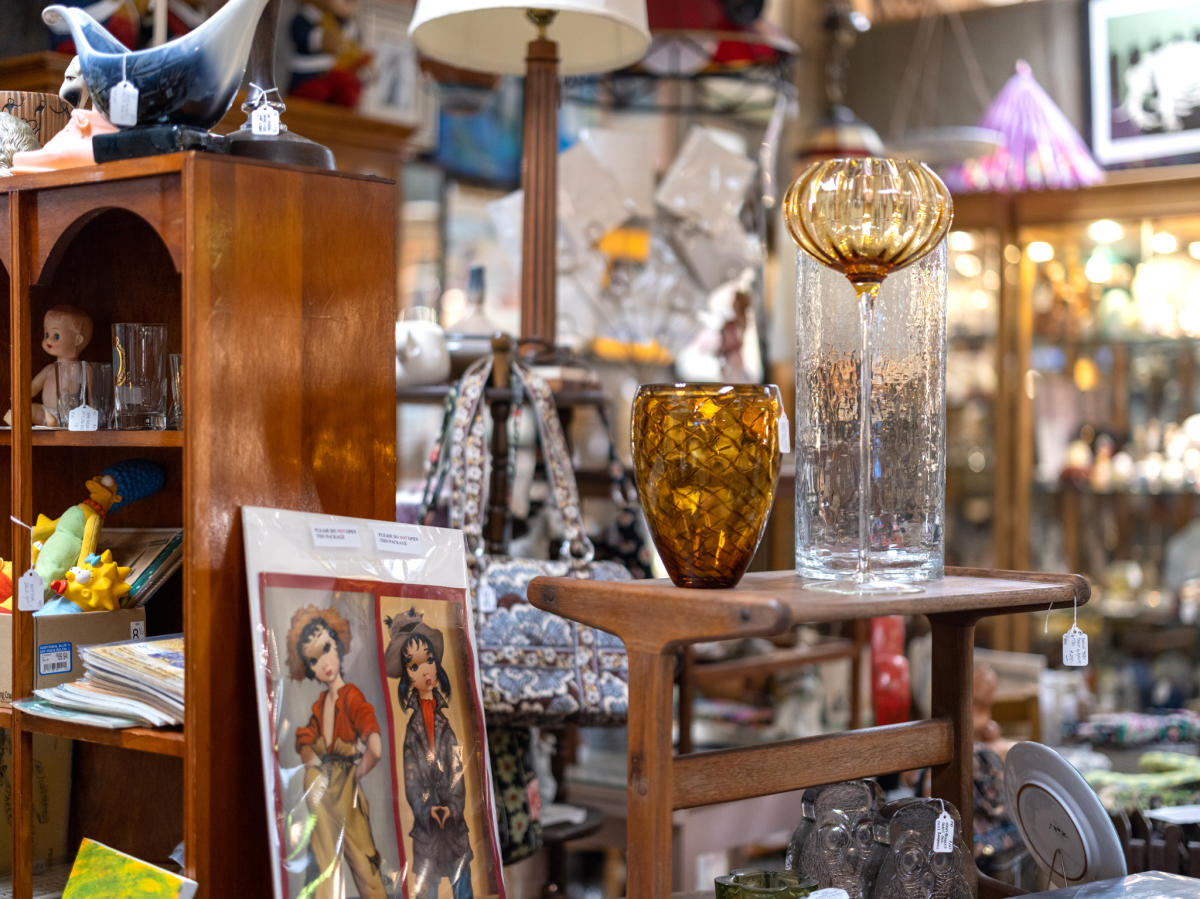 Rhode Island Antiques Mall | Pawtucket, RI 02860