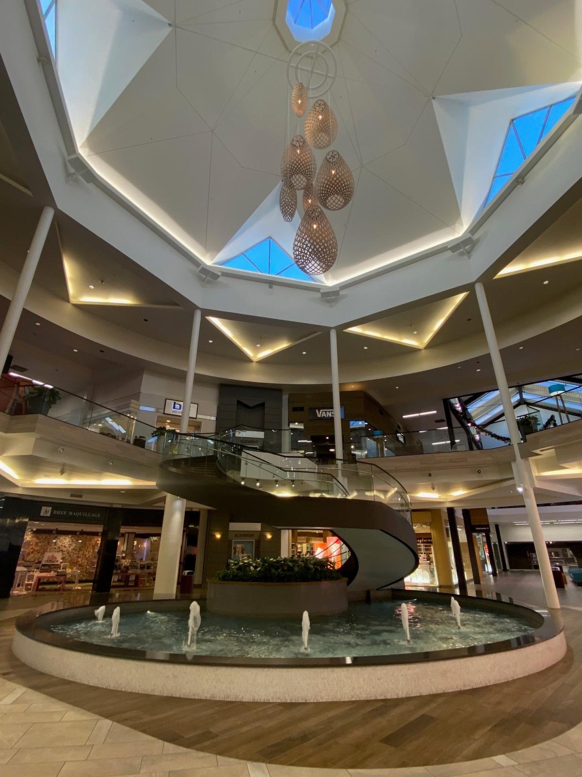 Hollister south 2025 towne mall