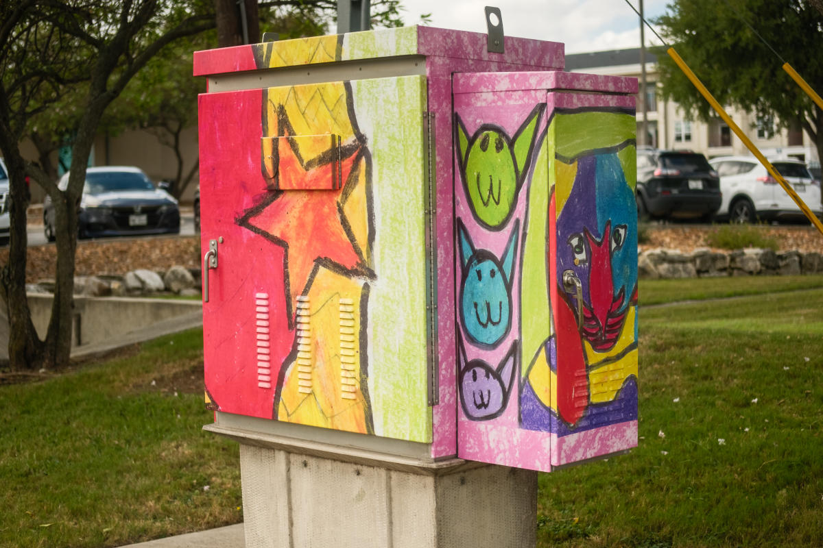Traffic box art by Kenzie Nichols and Jevon McNeice | San Marcos, TX