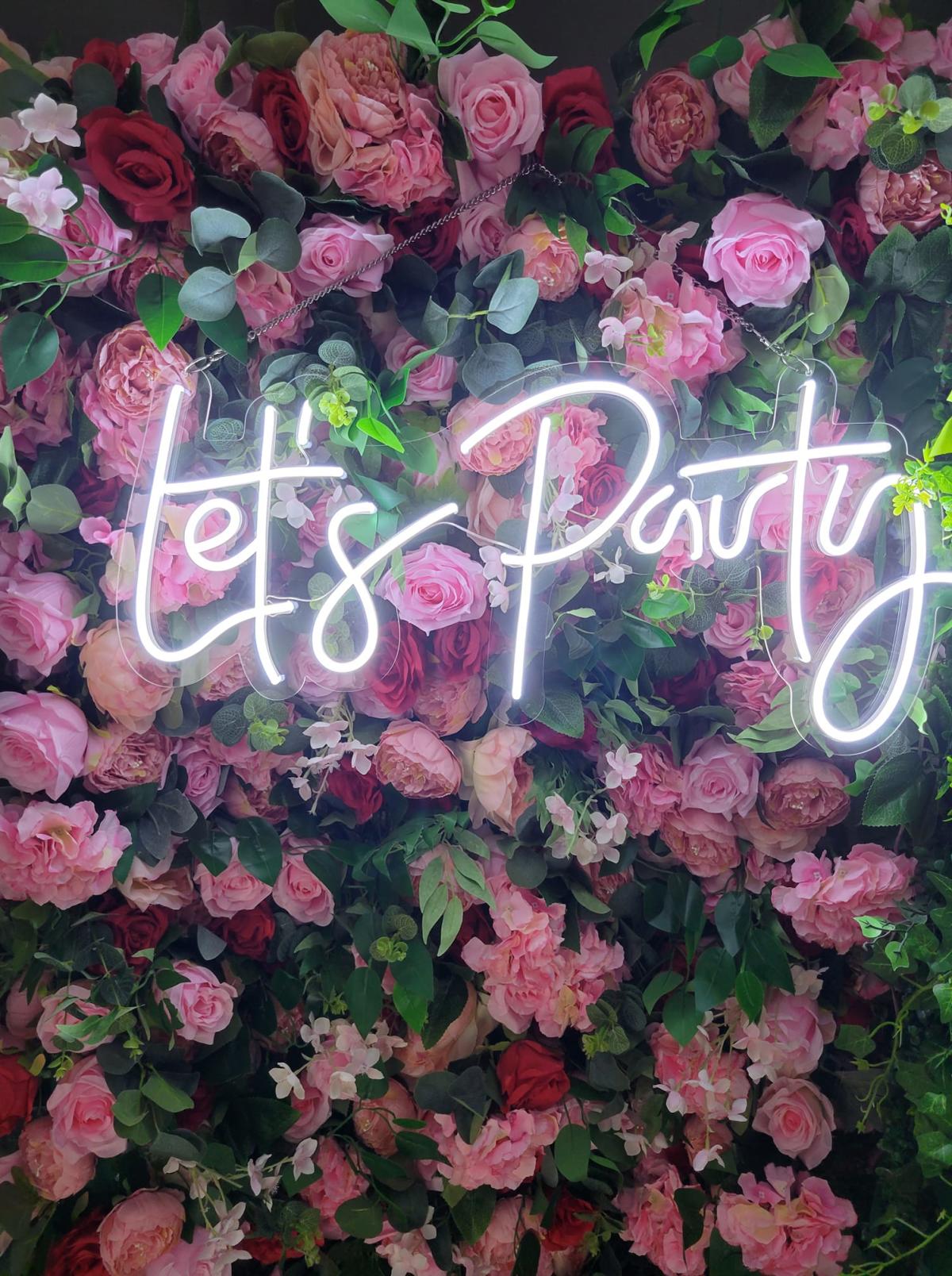 FlowerWalls1_E28B0DF7-5056-