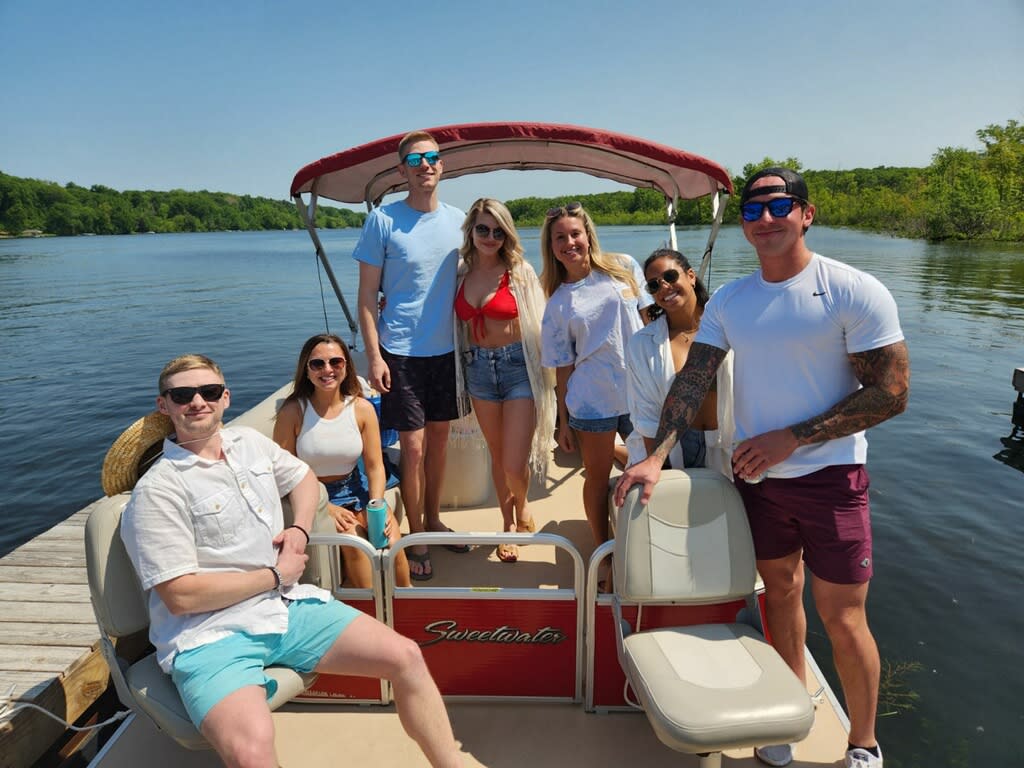 Salvi Aquatic Boat Rentals