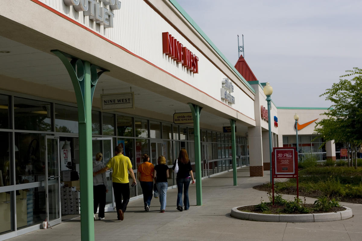 Waterloo Premium Outlets Waterloo, NY