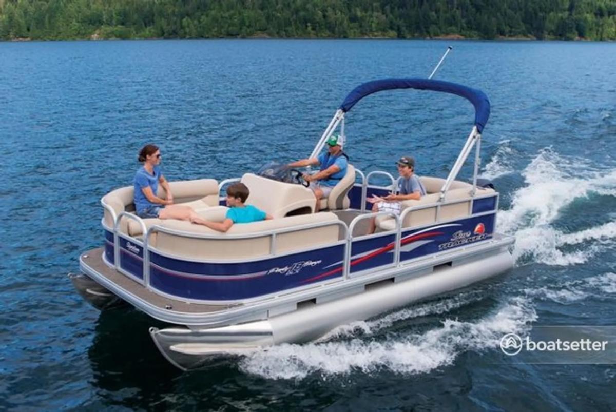 Finger Lakes Pontoon Boat Rentals Seneca Falls, NY