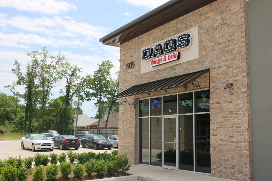 Daqs wings and best sale grill