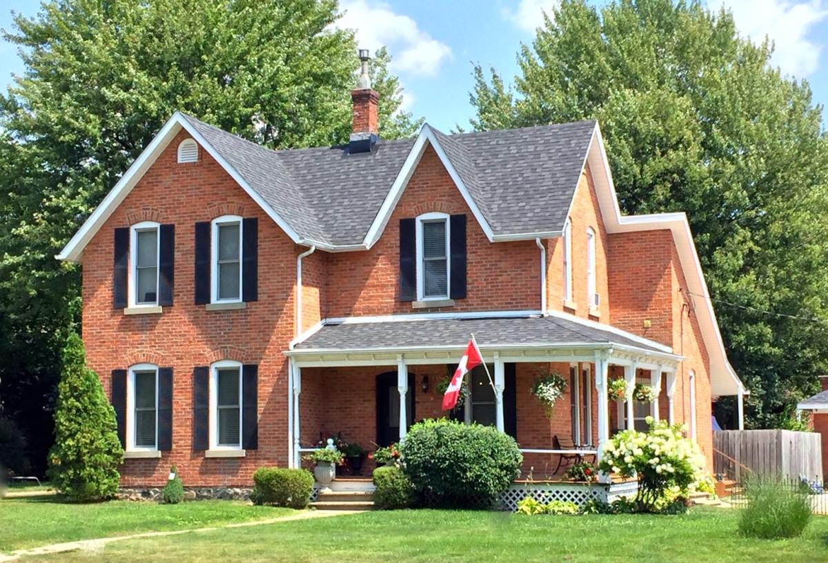 Kingsville House Bed and Breakfast