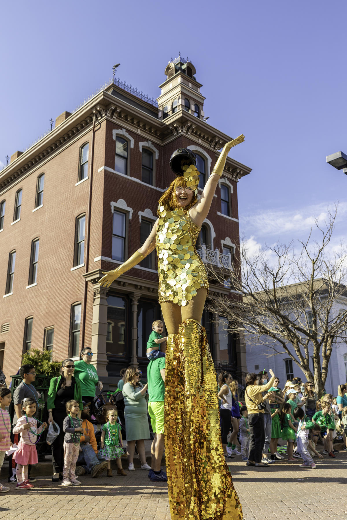 Thousands pack St. Charles for first St. Patrick's Day parade