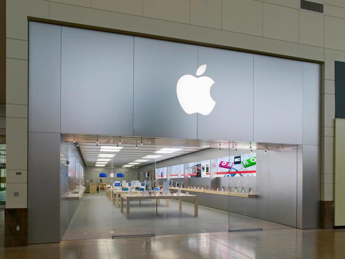 First Colony Mall - Apple Store - Apple