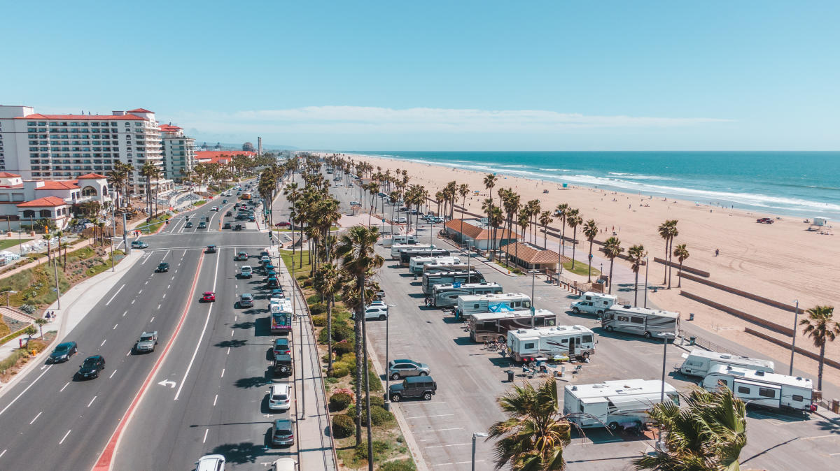 Huntington Beach Sunset Vista: A Traveler's Guide to Spectacular Sunsets