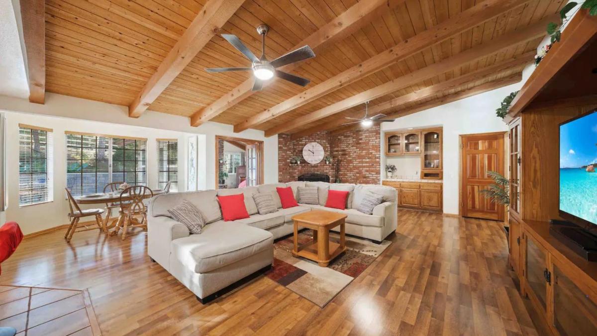Gorgeous Wine Country Home - Luxury Wine Country Homes With Indoor Wine Tasting