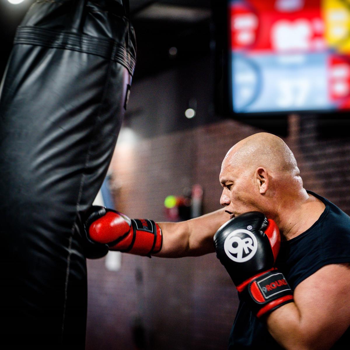 9 round boxing gloves store