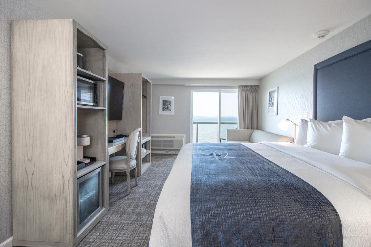 The Alexandra Inn Traverse City, MI 49686