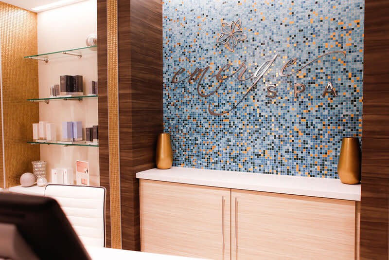 Spirit Casino interface showcasing games and features