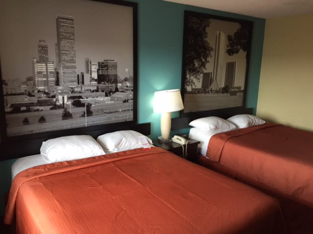 Super 8 by Wyndham Tulsa Tulsa OK 74107