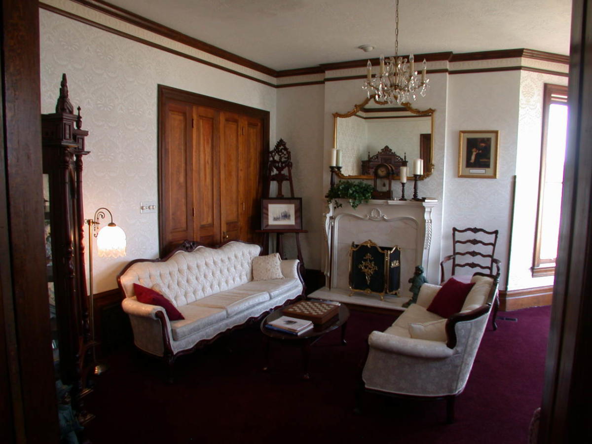 Hines Mansion Bed and Breakfast