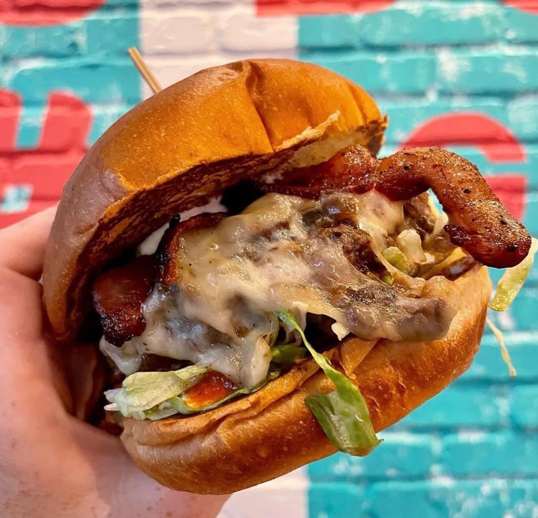 Big Buns Damn Good Burgers Franklin Farm Herndon