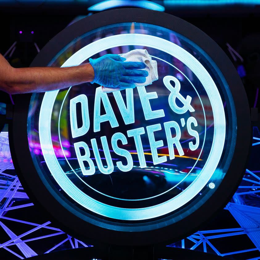 Dave & Buster's - Attractions 