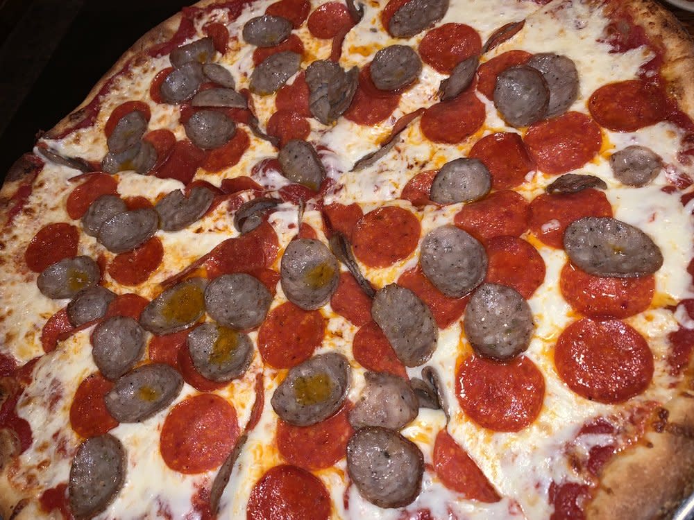 Giovanni's pizza outlet