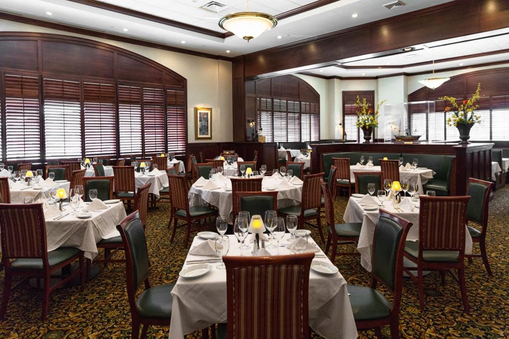 Ruth chris outdoor 2025 seating