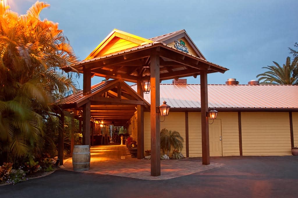 Farlow's on the Water in Englewood | VISIT FLORIDA