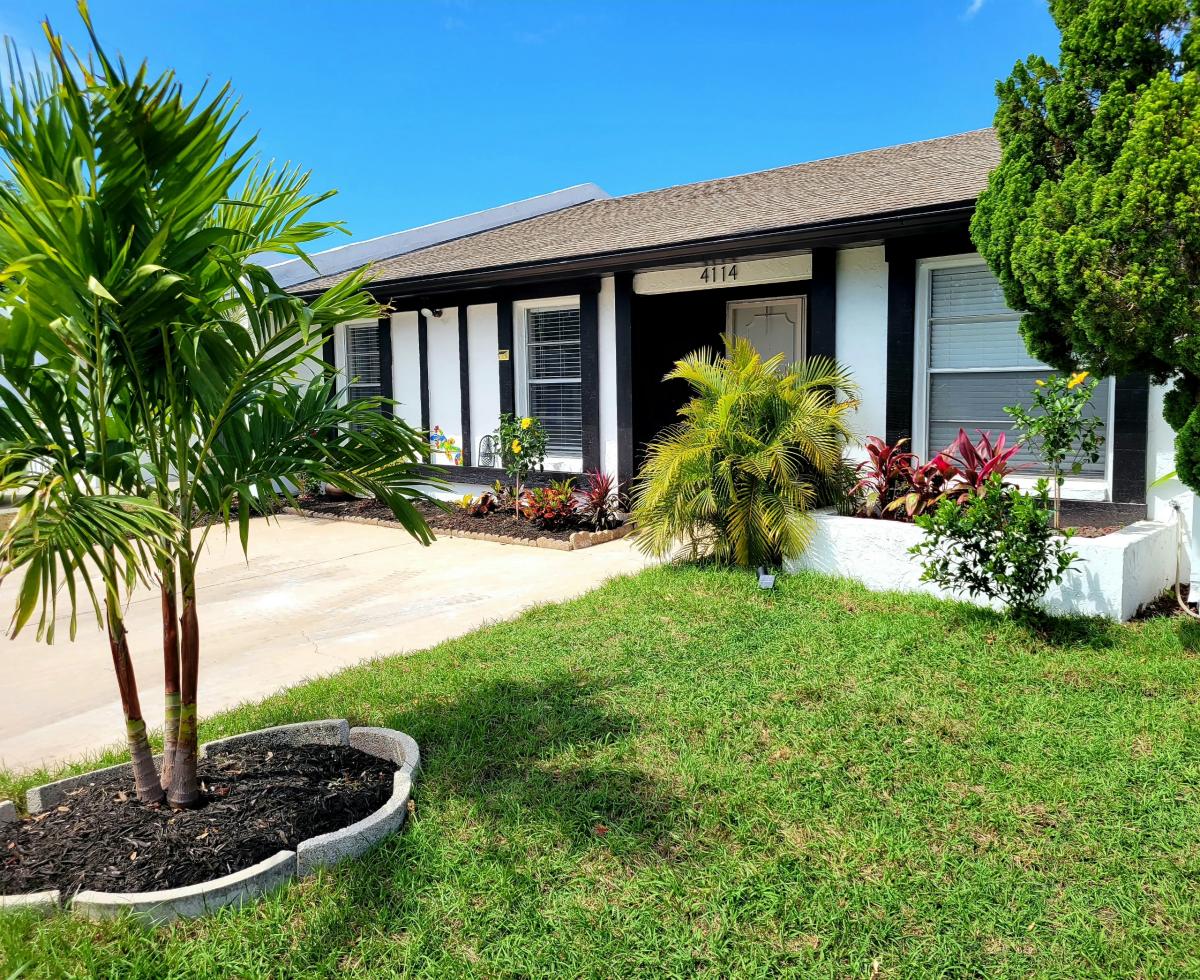 Paradise Rentals and Property Management Group LLC in BRADENTON VISIT