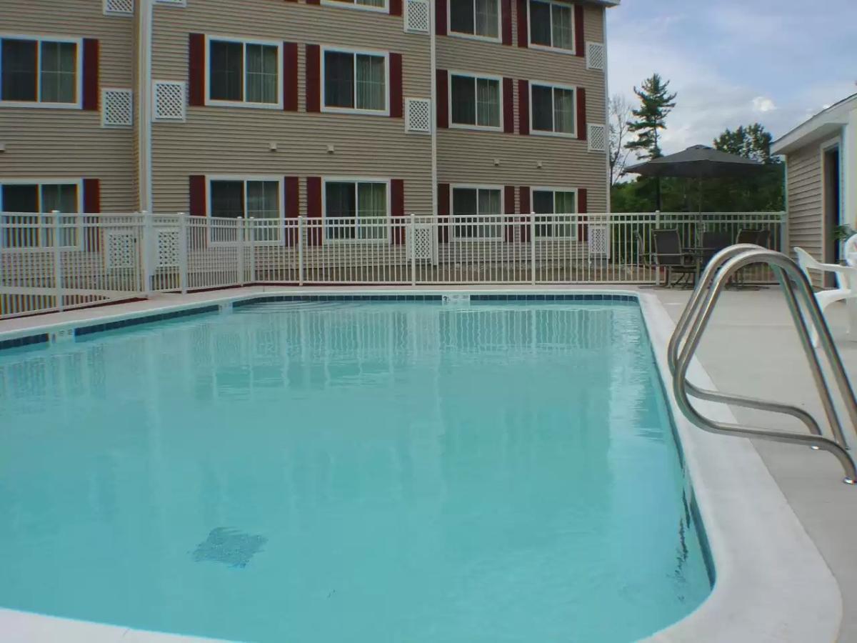 Country Inn & Suites