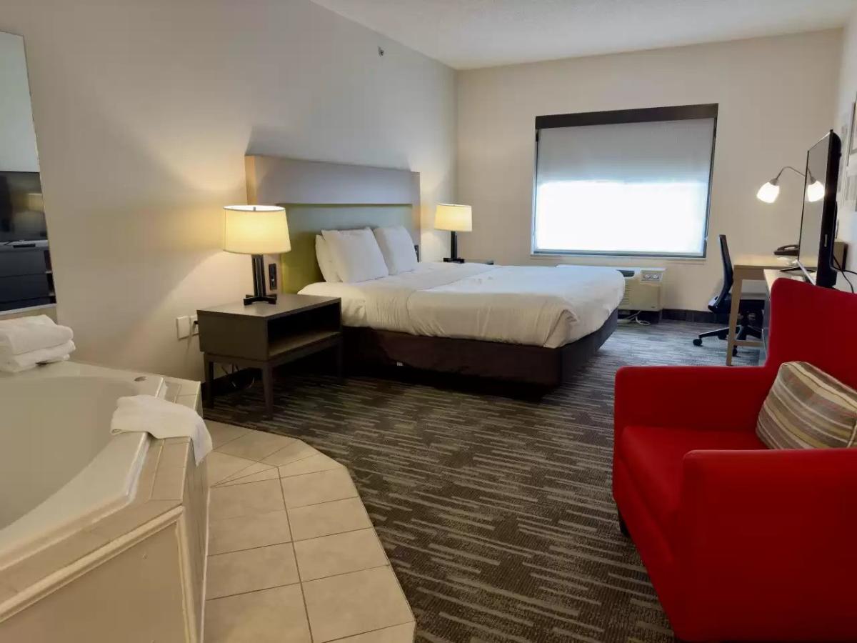 Country Inn & Suites