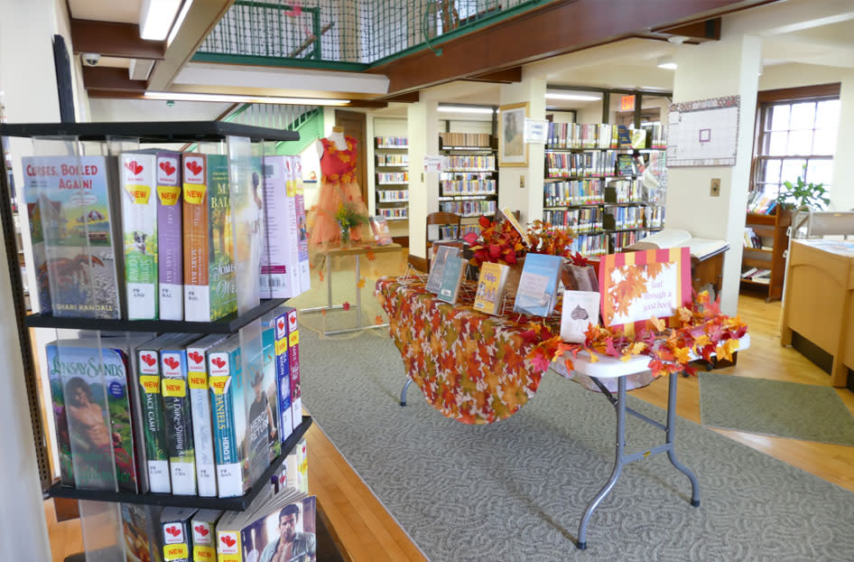 WARWICK PUBLIC LIBRARY APPONAUG BRANCH Warwick, RI