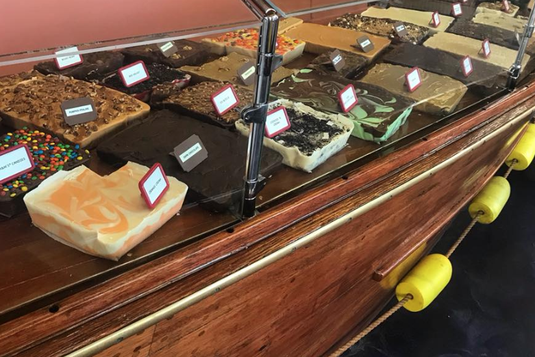 Fudge-boat-sm-mobile-upload-