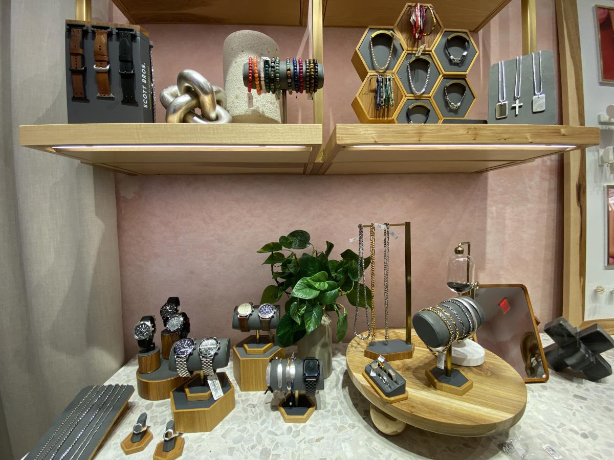 Kendra scott jewelry display hotsell