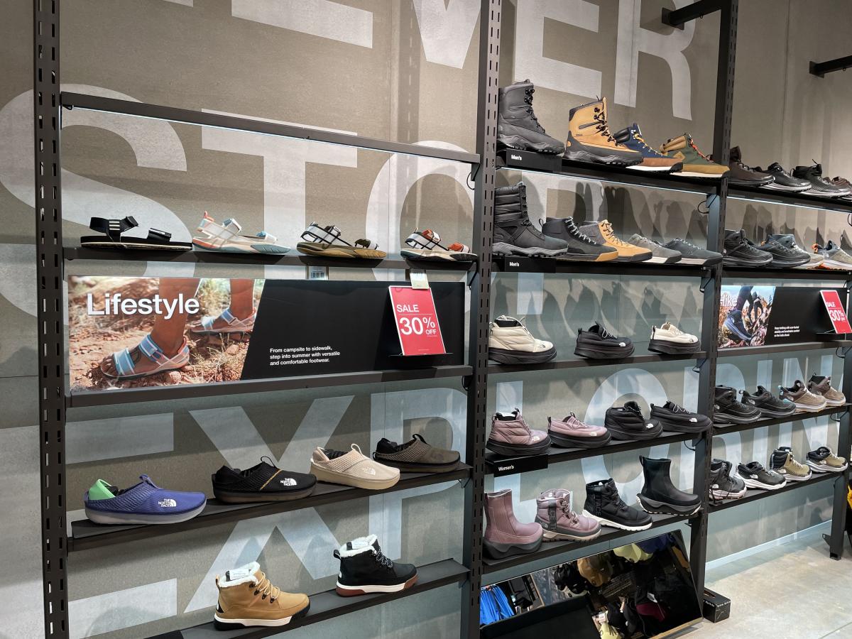 North face clearance store woodland mall