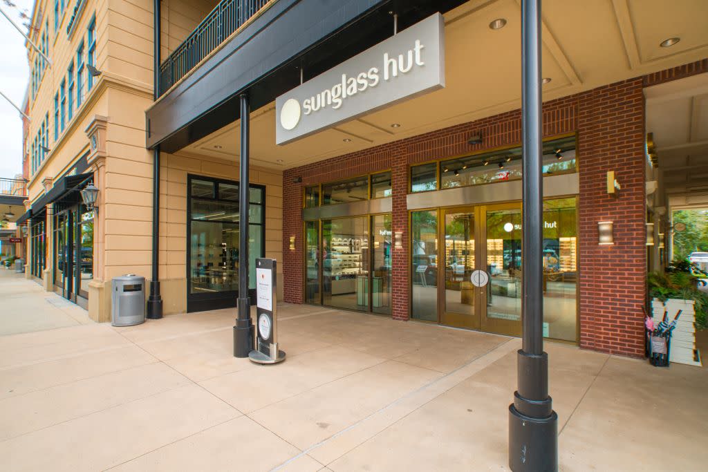 Sunglass hut market street 2025