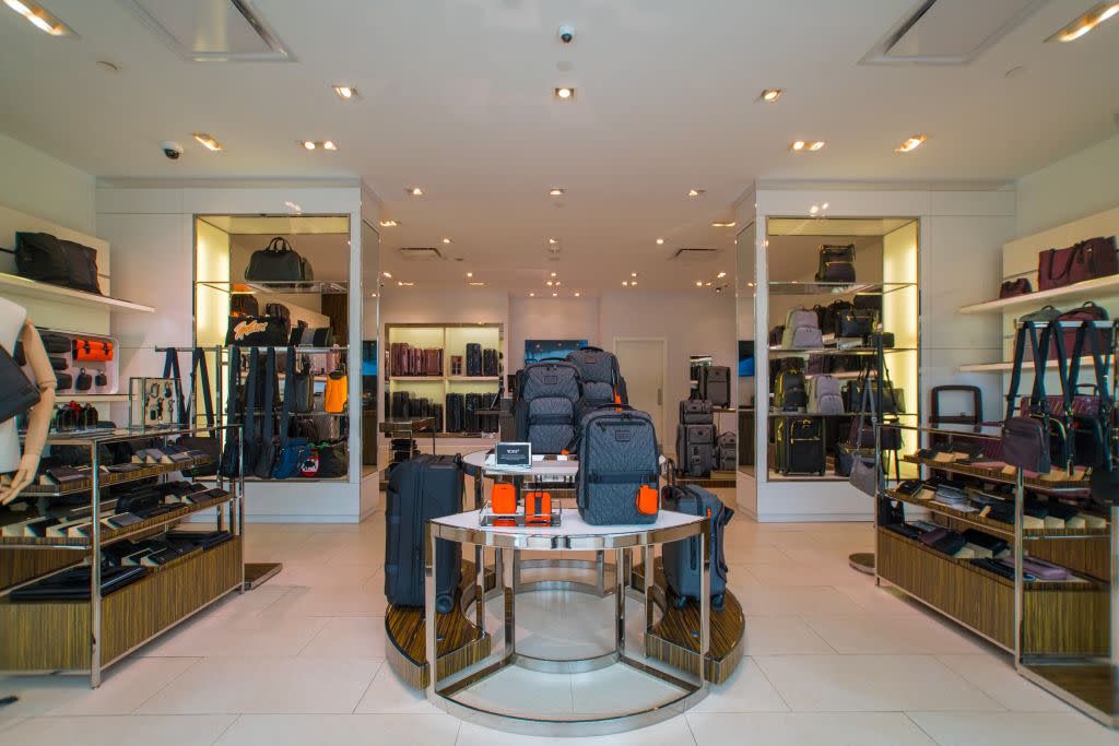 Tumi retailers near me 2025