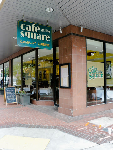 Cafe On The Square, Cafe