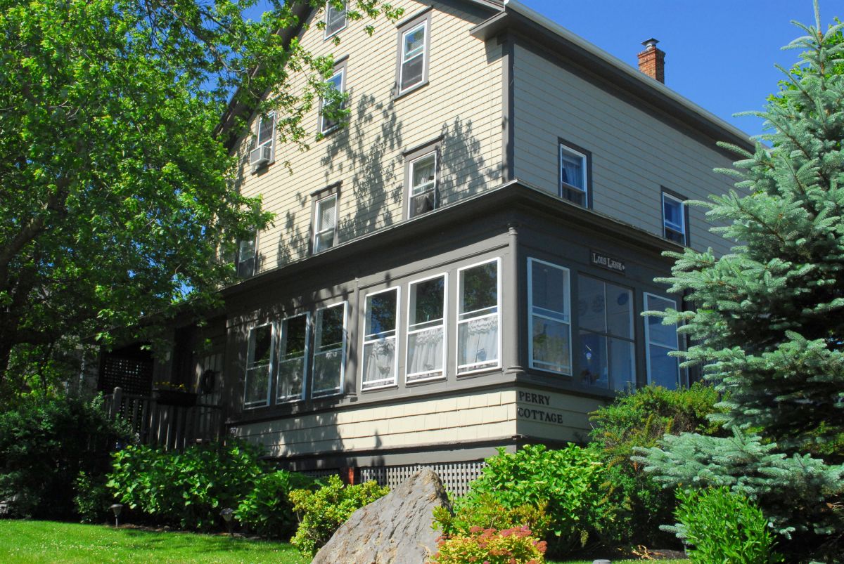 Perry Cottage Block Island, RI 02807