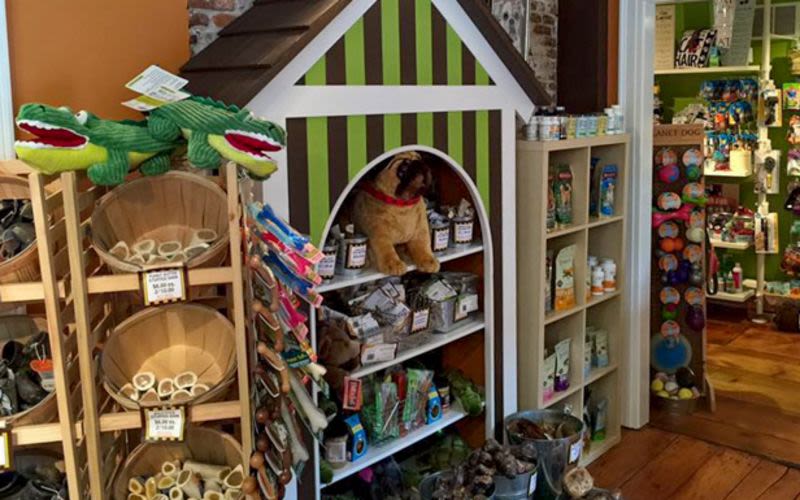 Woof Woof Pet Boutique Biscuit Bar Bristol RI 02809