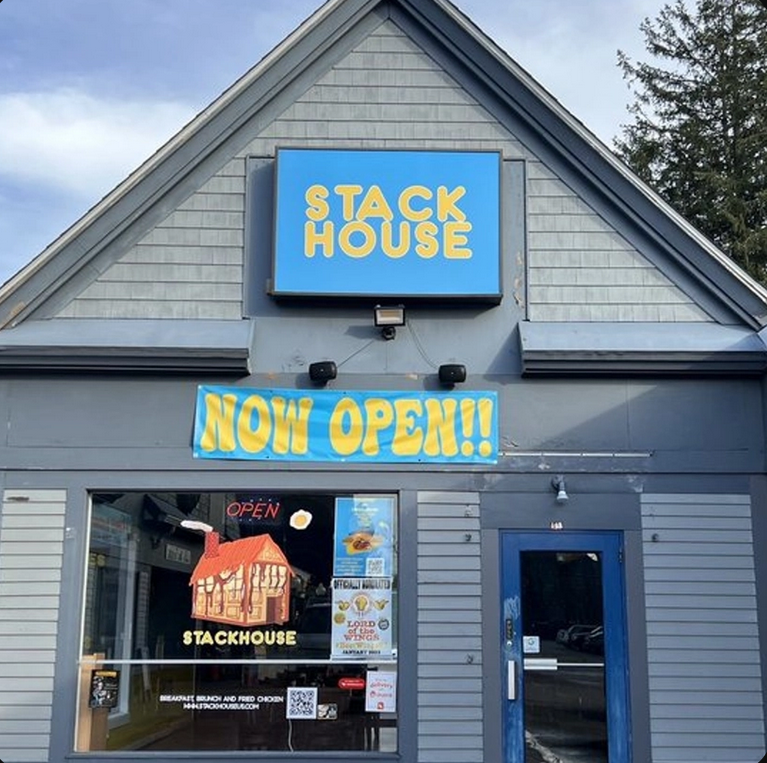 Stack House | Kingston, RI 02881