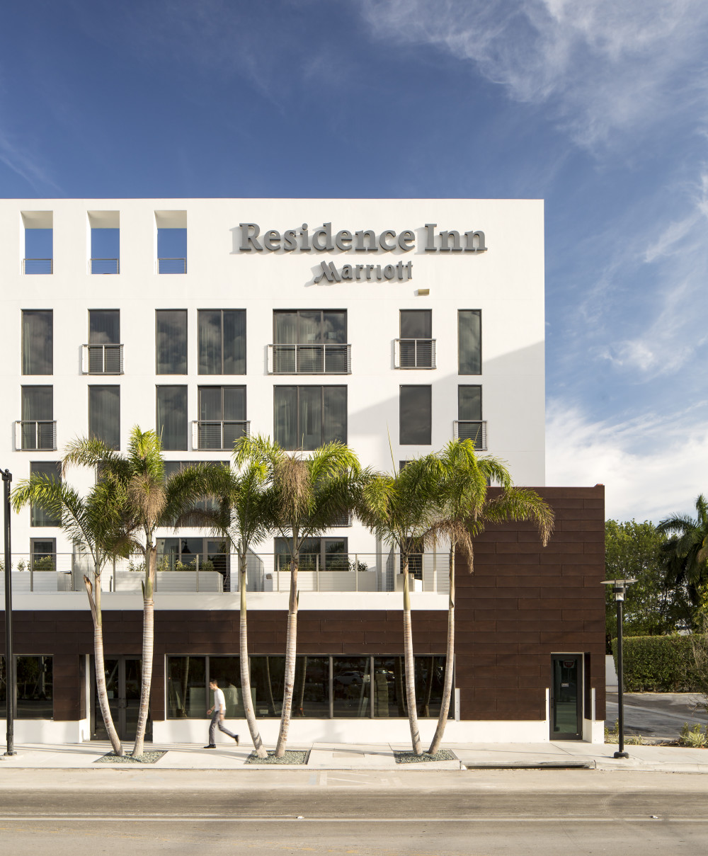 该Residence Inn Miami Beach South BeachHotel提供您在一个令人兴奋的位置所期望的所有舒适！我们距离所有地方仅几步之遥South Beach热点！