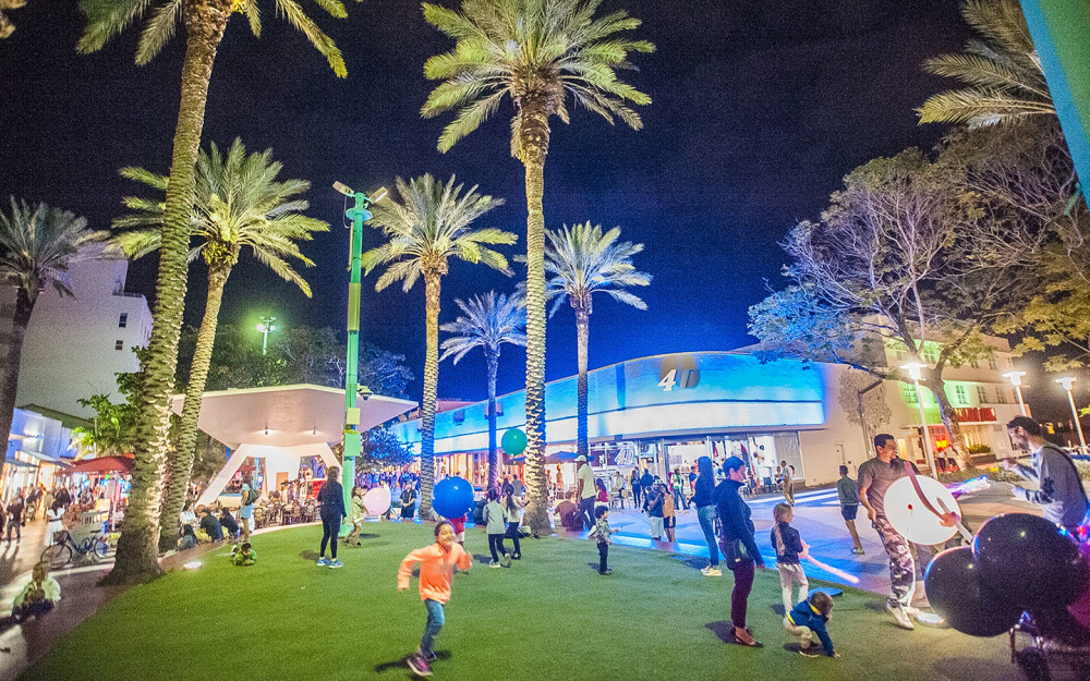 Lincoln Road - Euclid Oval - favorite spot for families and children to gather.