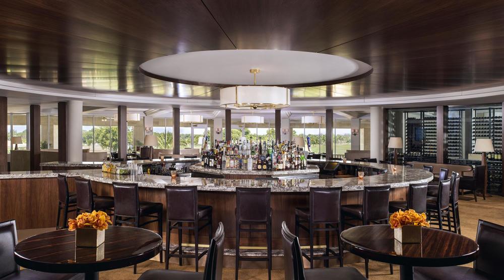 BLT Prime ist ein modernes Steakhouse in Miami, das klassische Steakhouse-Gerichte mit inspirierenden Zutaten und modernen Akzenten präsentiert.