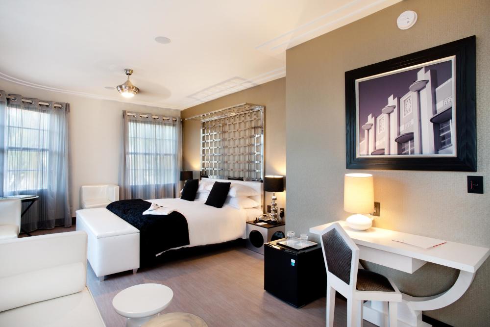 Waldorf Tower Suite (Partial or Ocean View on Ocean Drive)