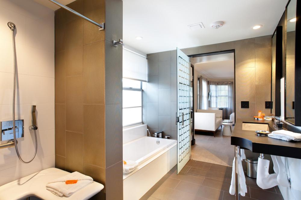 Waldorf Towers Suite Bathroom