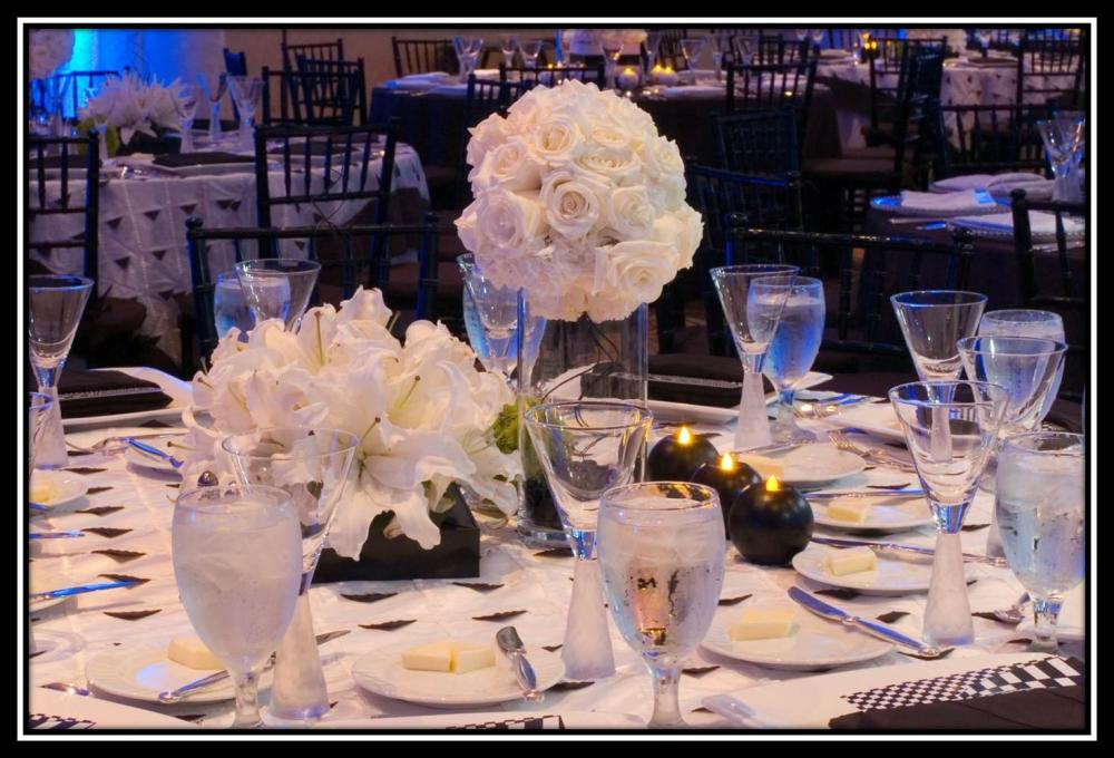 centro de mesa floral branco