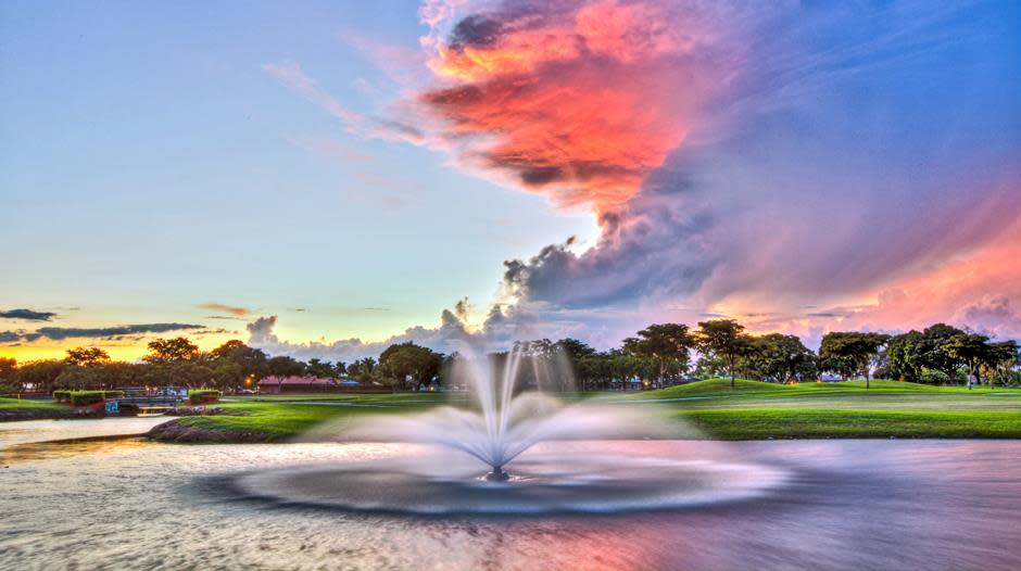 27 Holes of Golf, im Herzen von Miami gelegen, beleuchtete Übungsanlage.